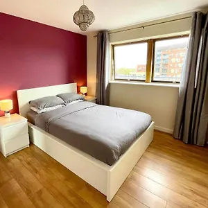 One Bedroom With Great Views Apartment London
